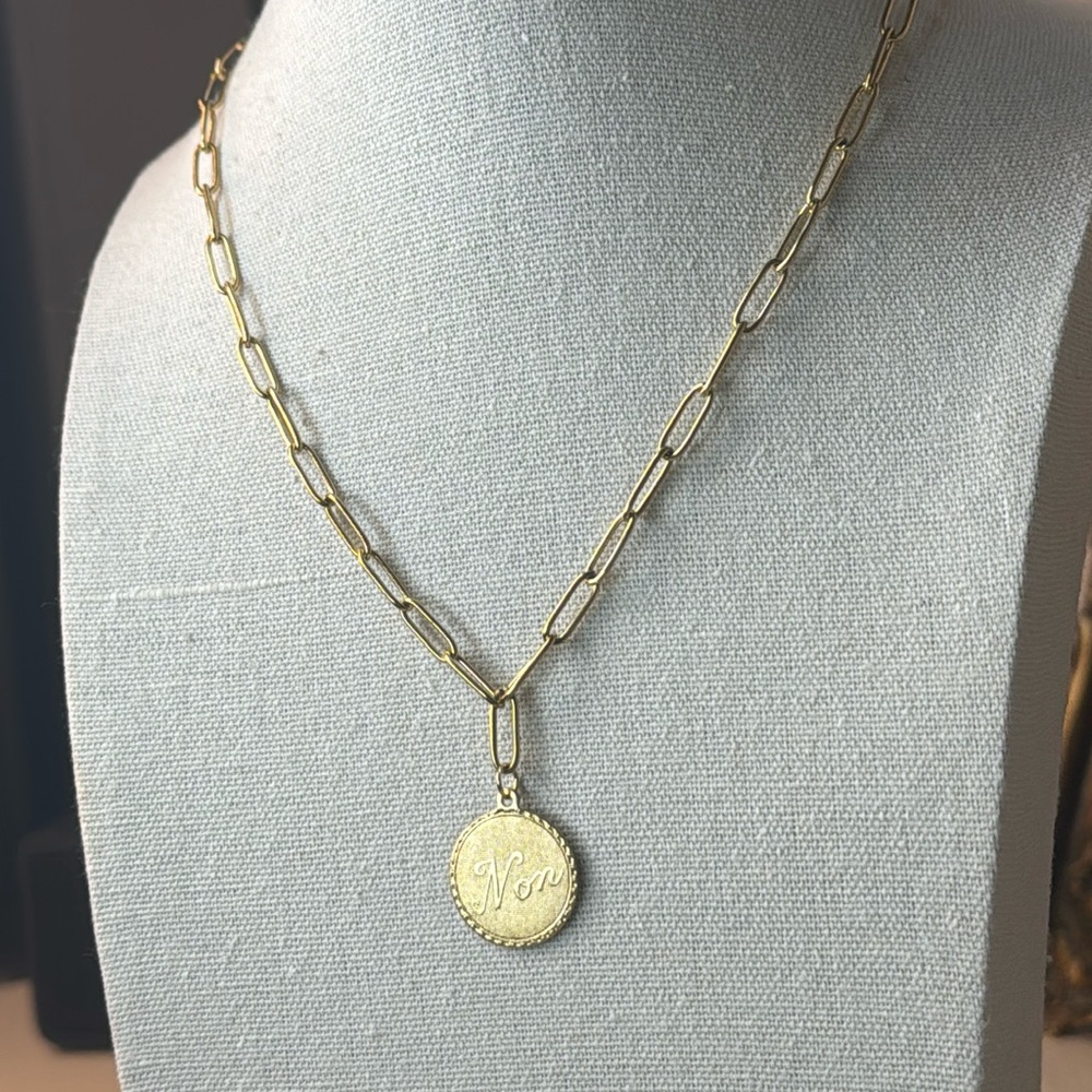 Vintage “NON” (aka “No”) charm on 18kt gold plated 18” chain 💫 - Picture 5 of 7